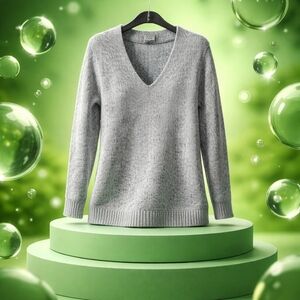 💙LOFT Women's Silver V-Neck Sweater